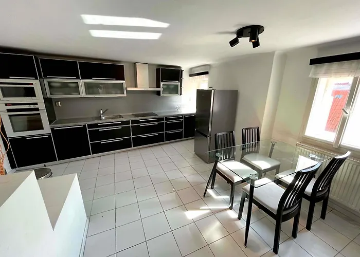 Kristian\'S Old Town Sq. Apartments